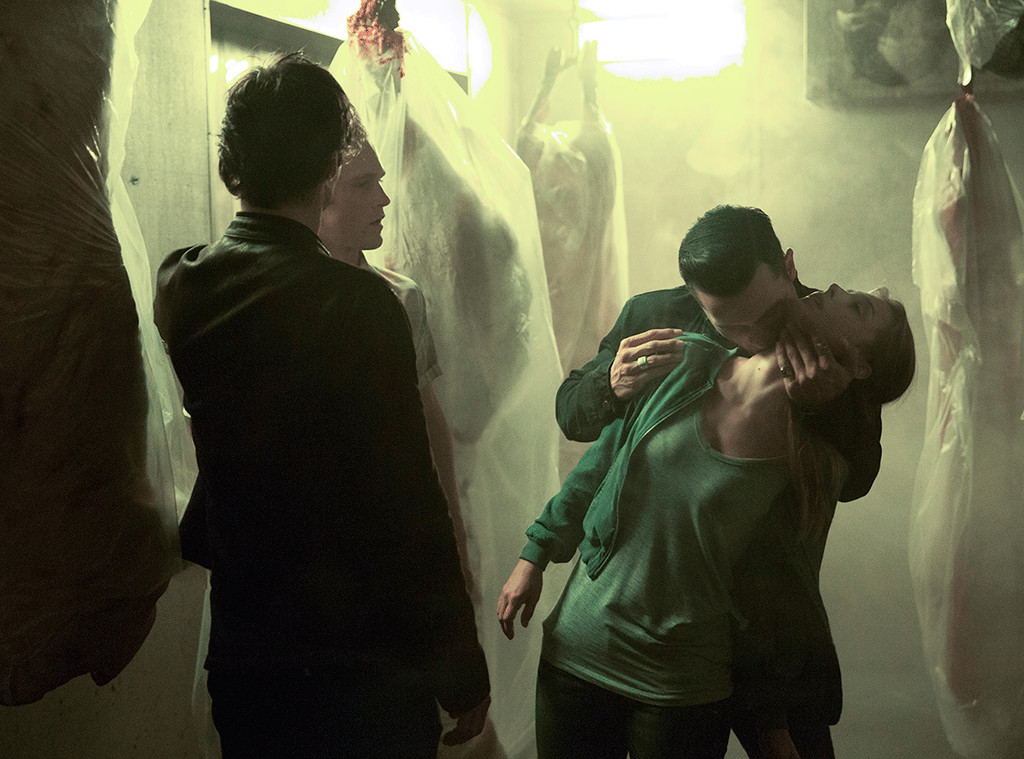 Vampire Diaries Season 8 Premiere Photos Evil Damon Returns E Online